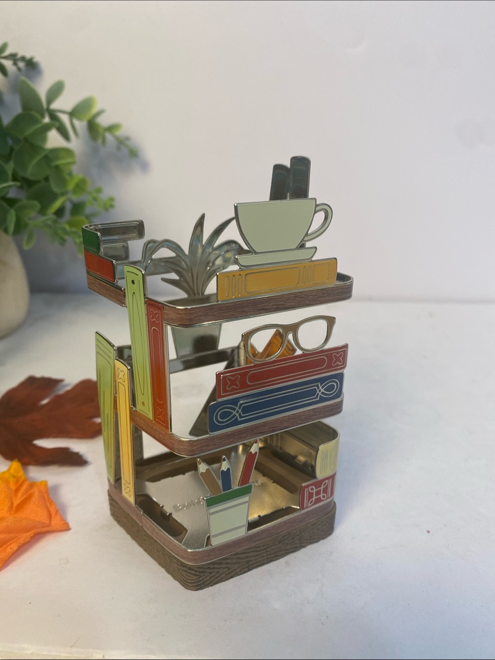 “Reading Corner” Bath & Body Works New Gentle Foaming Hand Soap Holder